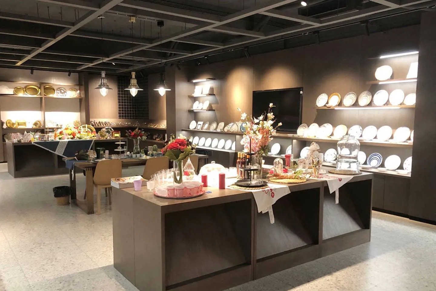 customized disposable tableware solutions