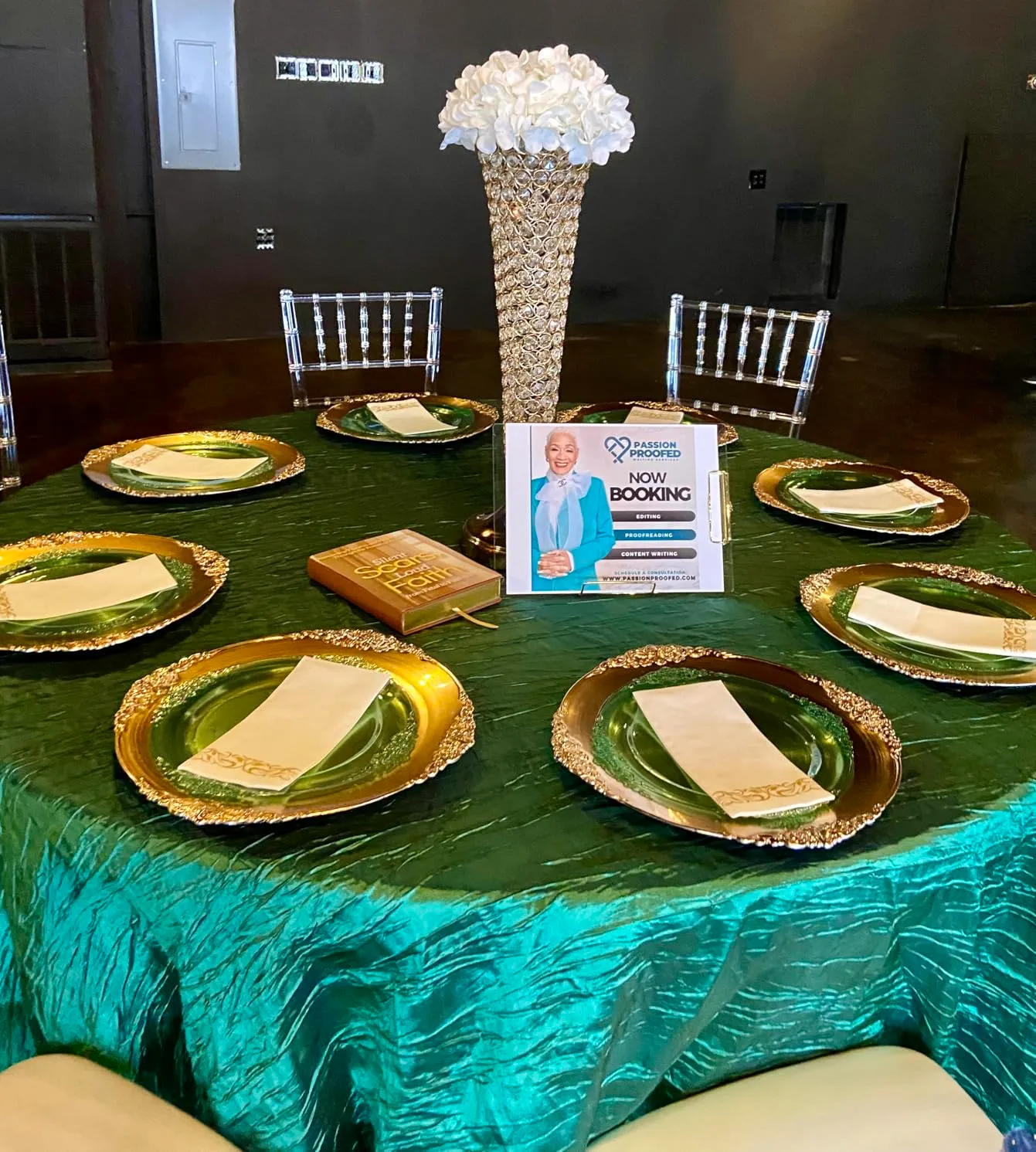 Disposable plates for commercial events