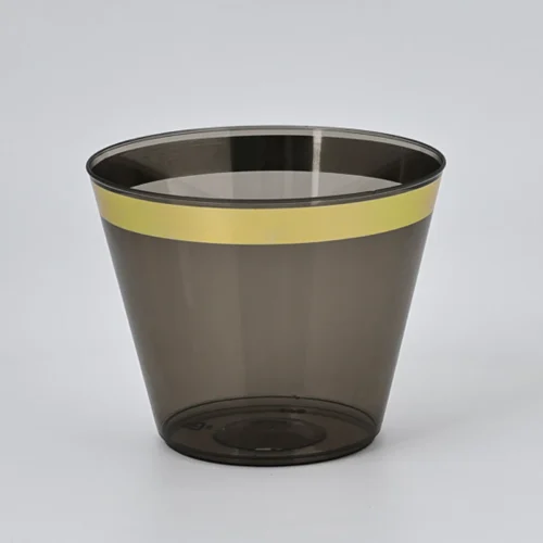 Black and gold plastic cups Black and gold plastic cups