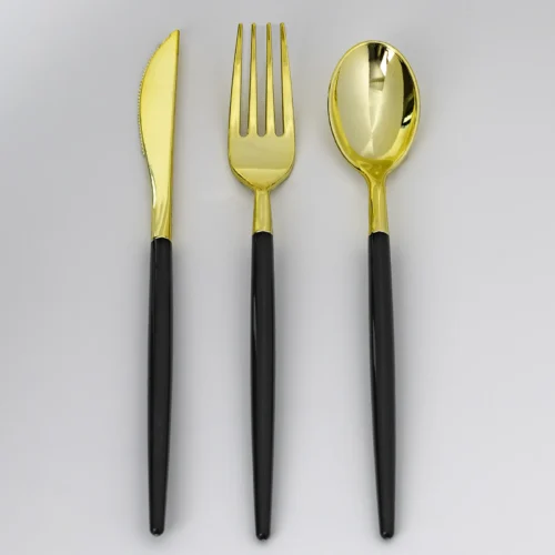 Black and gold plastic cutlery Black and gold plastic cutlery