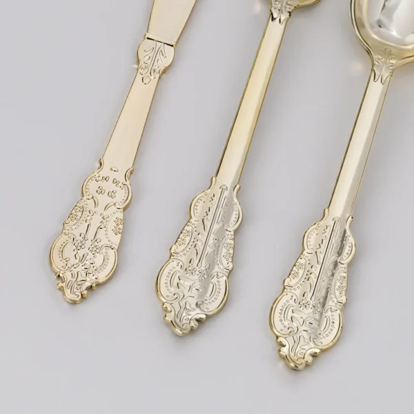 Gold Carved Plastic Cutlery Set - obrazek 2
