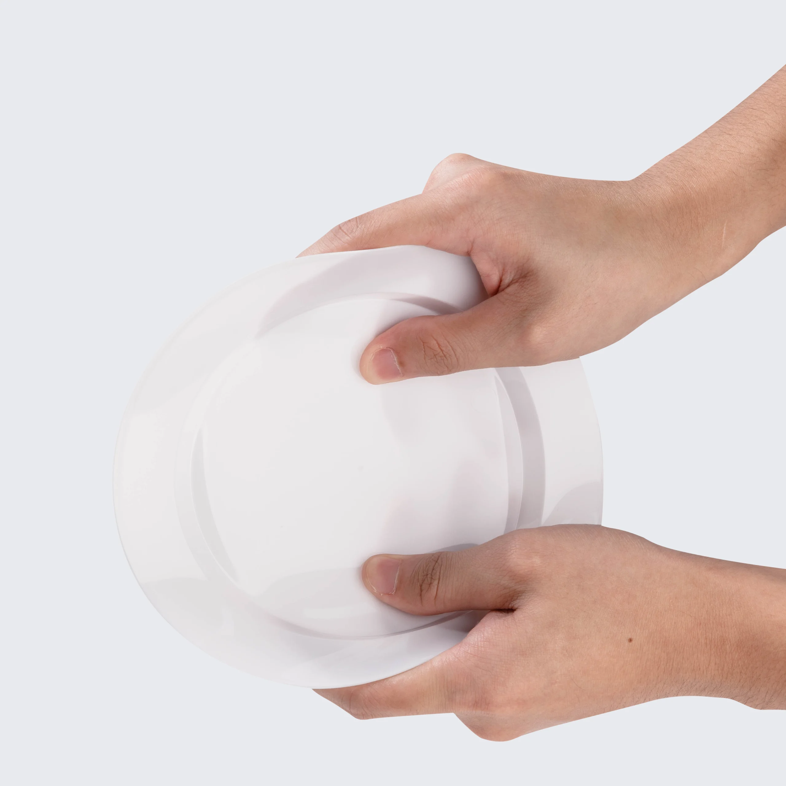 Heavy-duty plastic plates