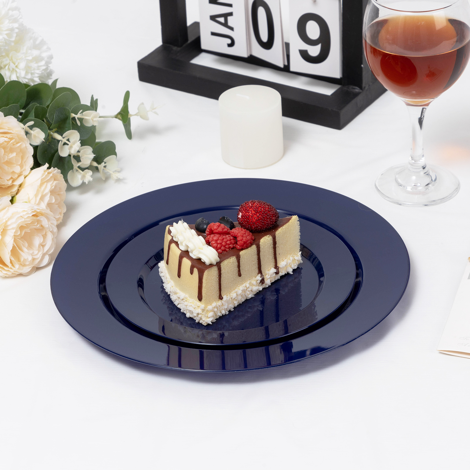 navy blue plastic plates
