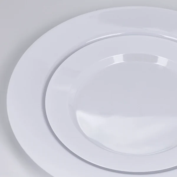white plastic dinnerware set